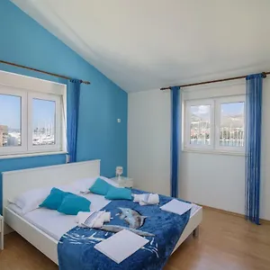 apartments-mirjana-trogir.splithotels.org/
